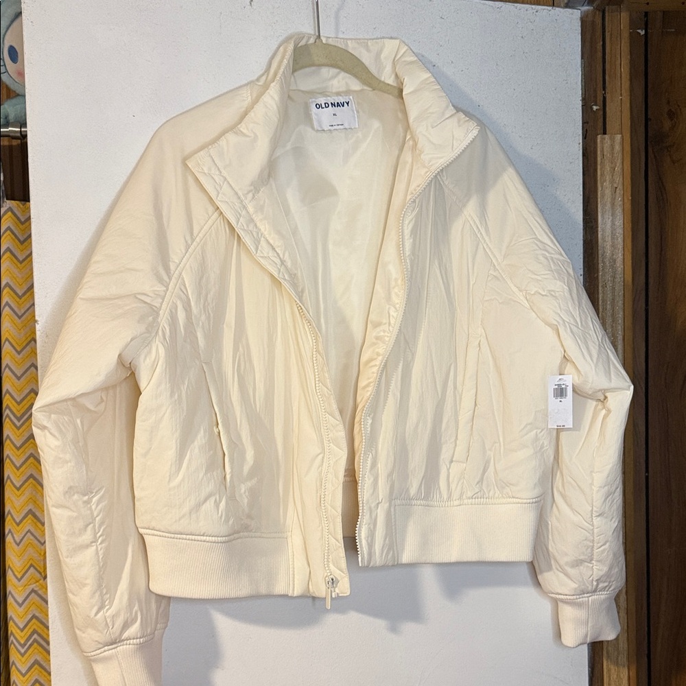 Old Navy Women's Off-White Puffer Jacket
